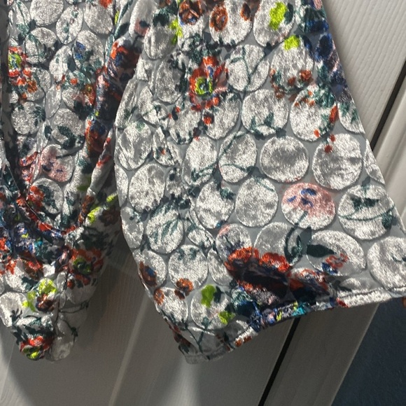 Anthropologie Maeve Umi Wrap Top size Small - Picture 5 of 8